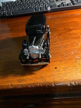 NATIONAL MOTOR MUSEUM MINT 1932 BLACK CHEVY SEDAN